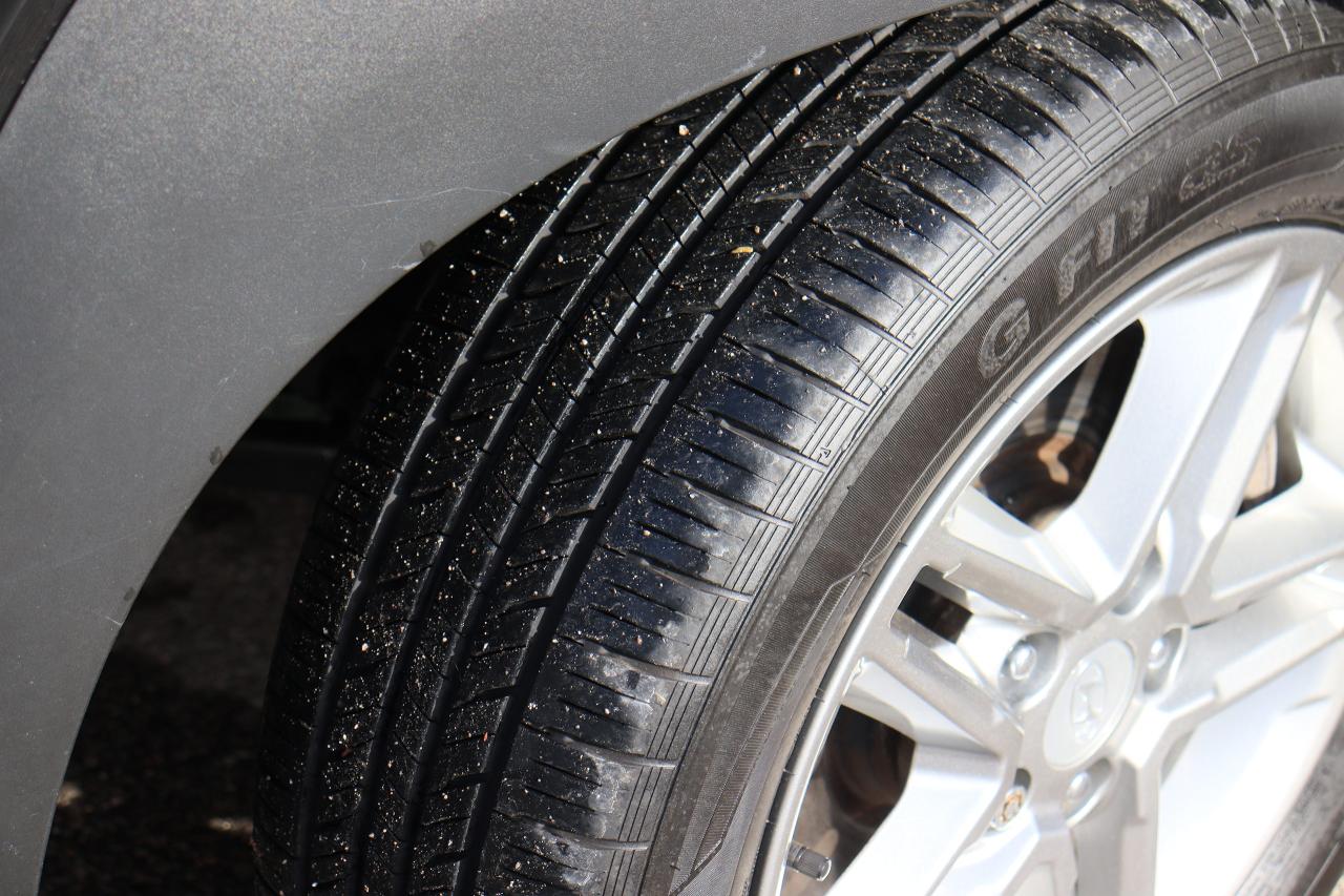 2020 Hyundai KONA Essential | AWD | CarPlay | Reverse Cam | Alloys++ Photo