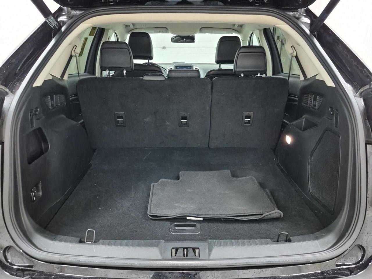 2022 Ford Edge Titanium AWD, Photo3