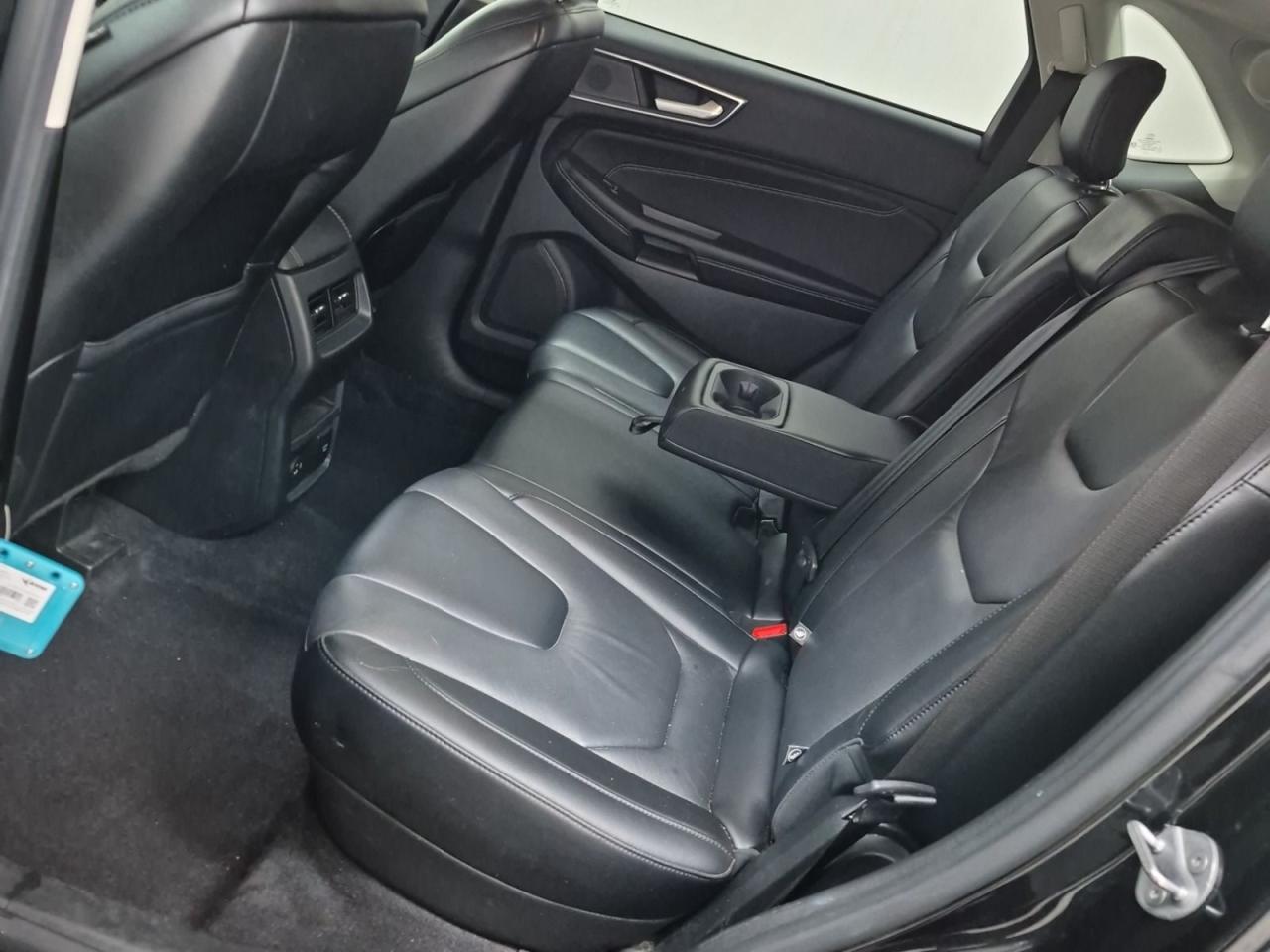 2022 Ford Edge Titanium AWD, - Photo #7