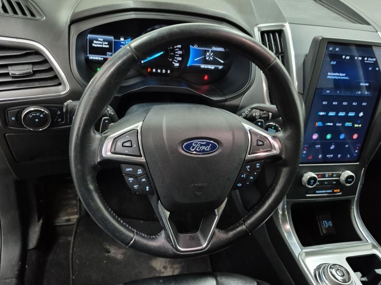 2022 Ford Edge Titanium AWD, - Photo #8