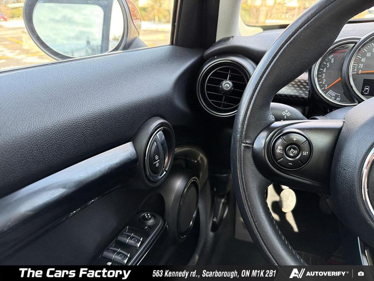 2016 MINI Cooper S 5DR HB / 6MT / 1-Owner / ONLY 85,214 KM! - Photo #16