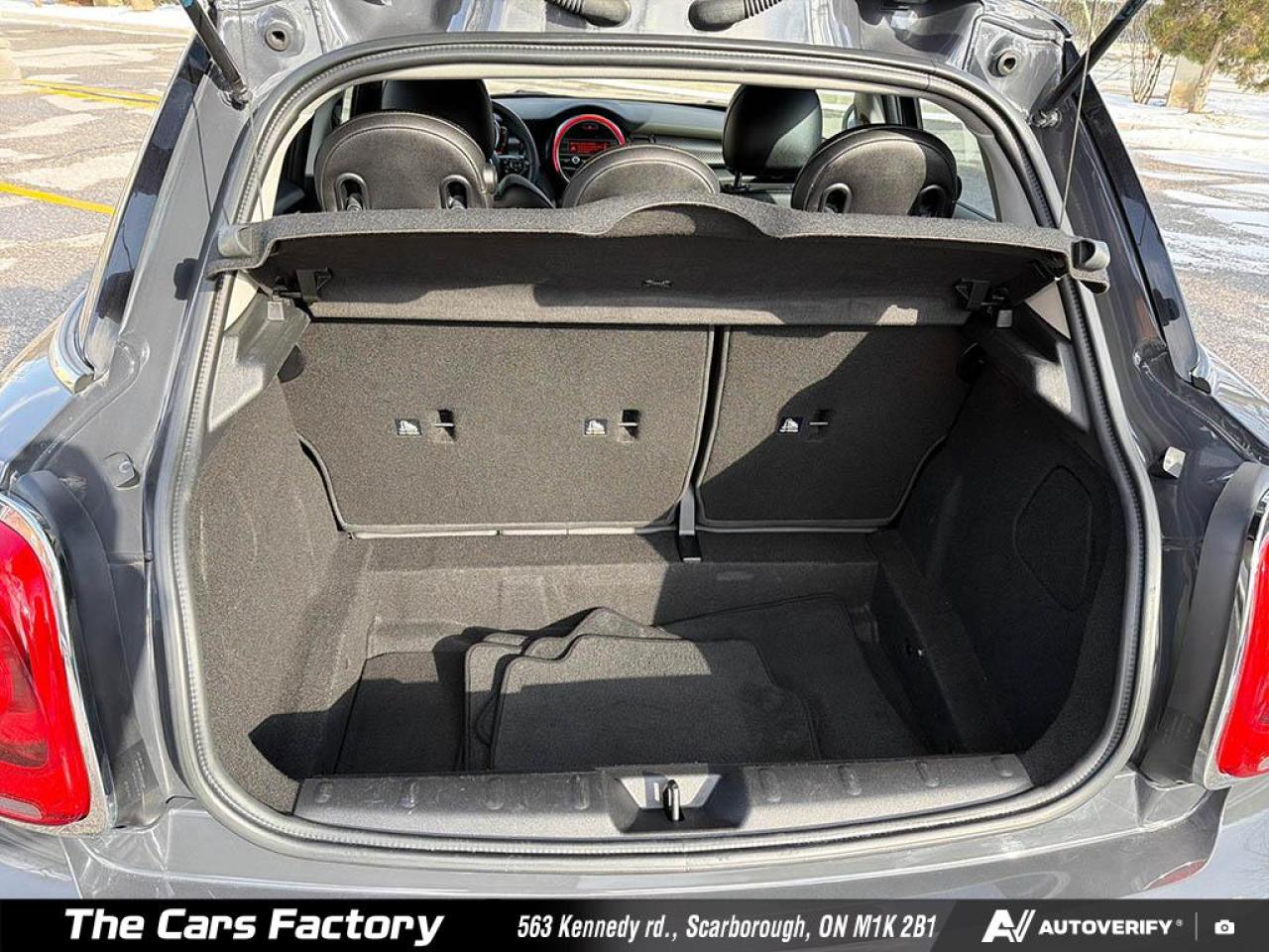 2016 MINI Cooper S 5DR HB / 6MT / 1-Owner / ONLY 85,214 KM! - Photo #10