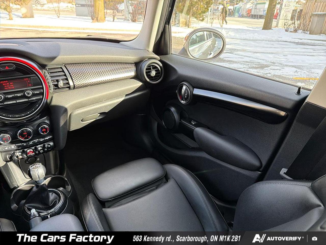 2016 MINI Cooper S 5DR HB / 6MT / 1-Owner / ONLY 85,214 KM! - Photo #25