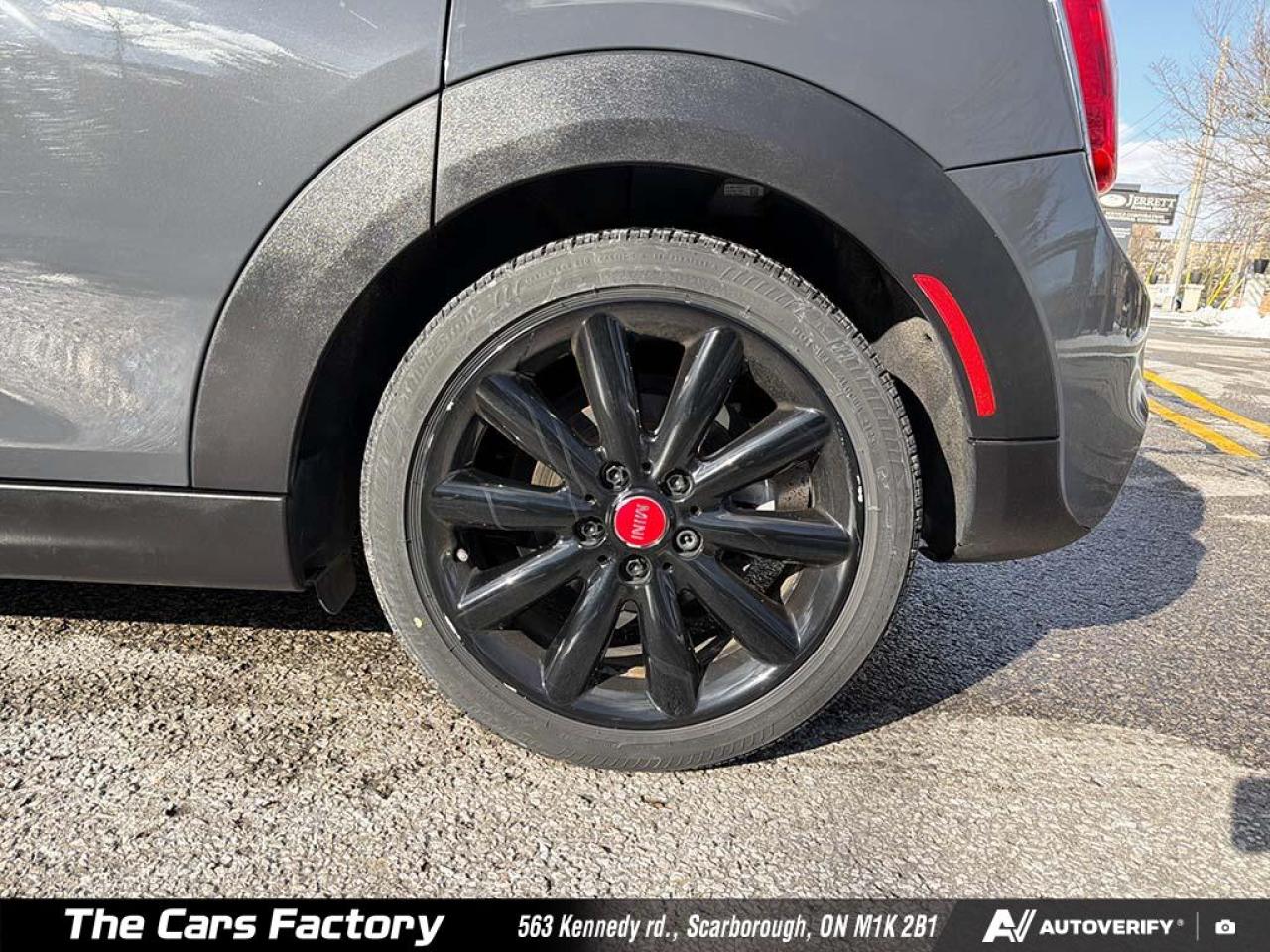 2016 MINI Cooper S 5DR HB / 6MT / 1-Owner / ONLY 85,214 KM! - Photo #6