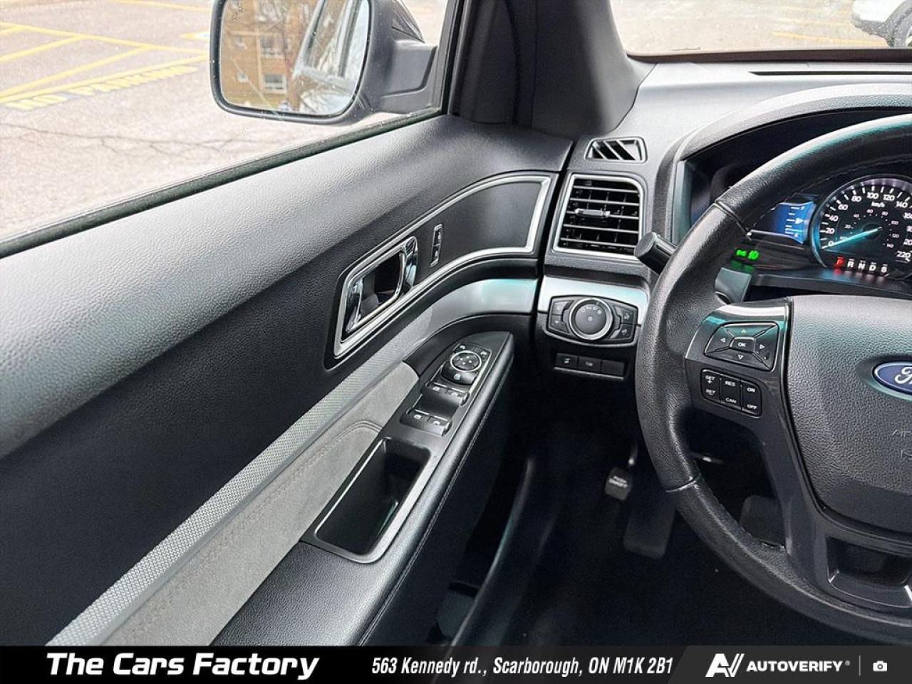 2017 Ford Explorer 4WD XLT Lether/ Apple Carplay / No Accident! Photo