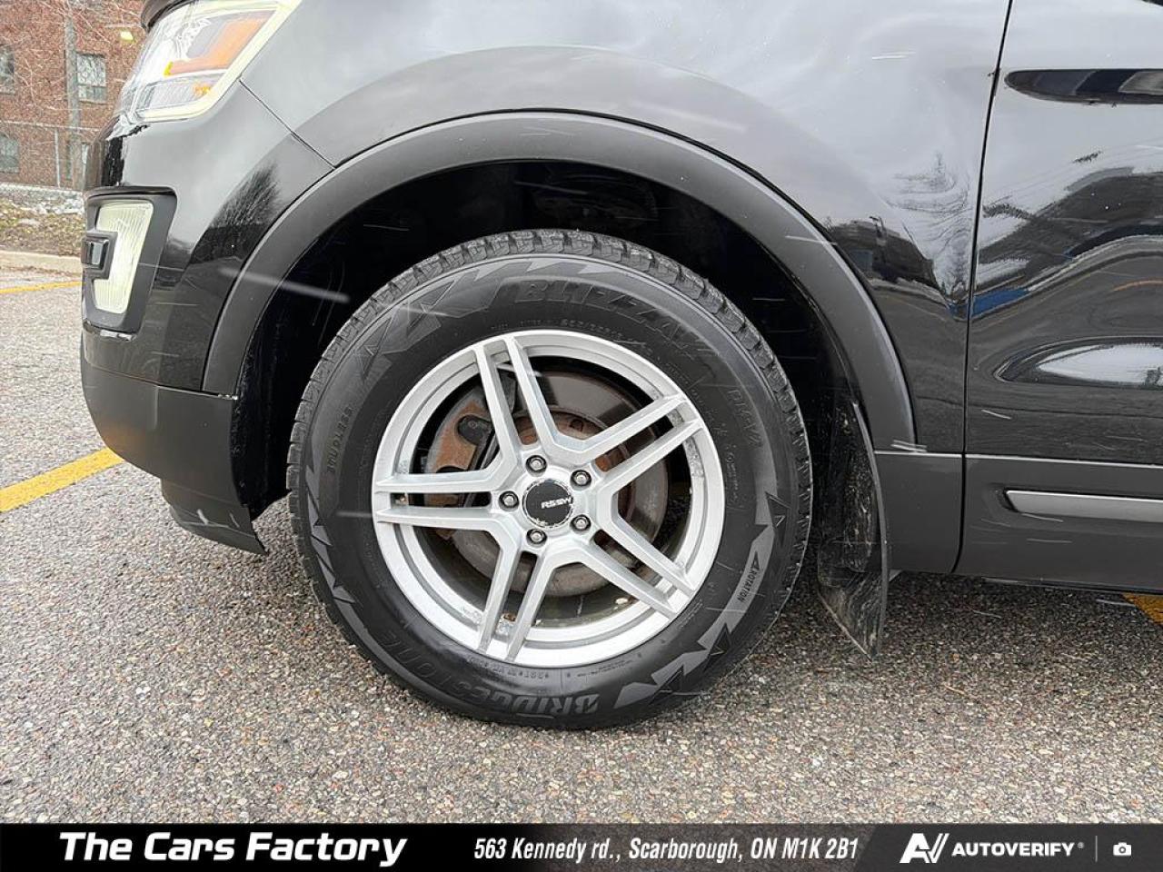 2017 Ford Explorer 4WD XLT Lether/ Apple Carplay / No Accident! Photo