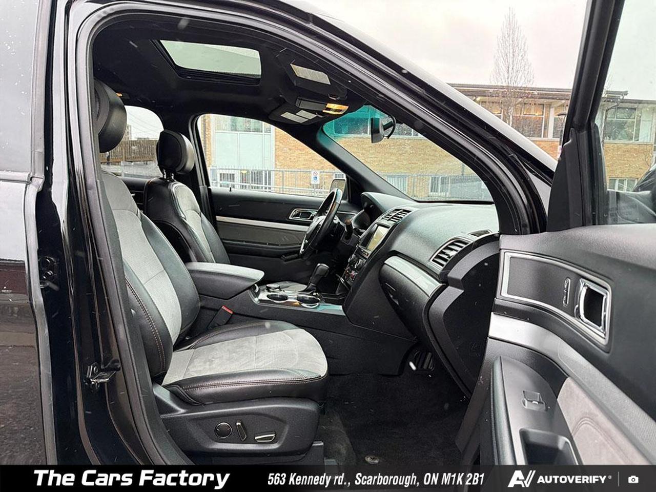 2017 Ford Explorer 4WD XLT Lether/ Apple Carplay / No Accident! Photo