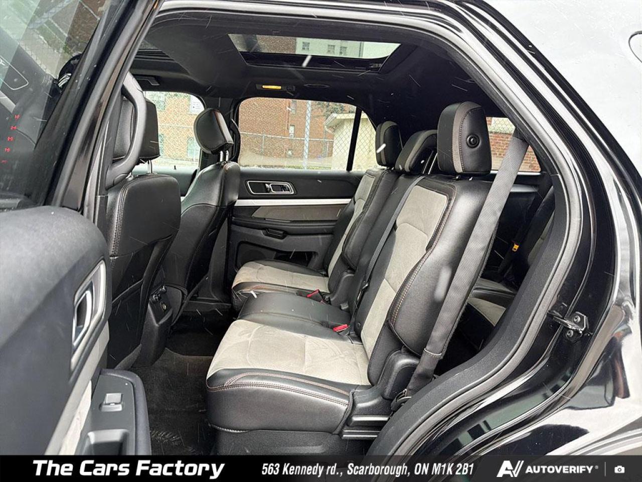 2017 Ford Explorer 4WD XLT Lether/ Apple Carplay / No Accident! Photo