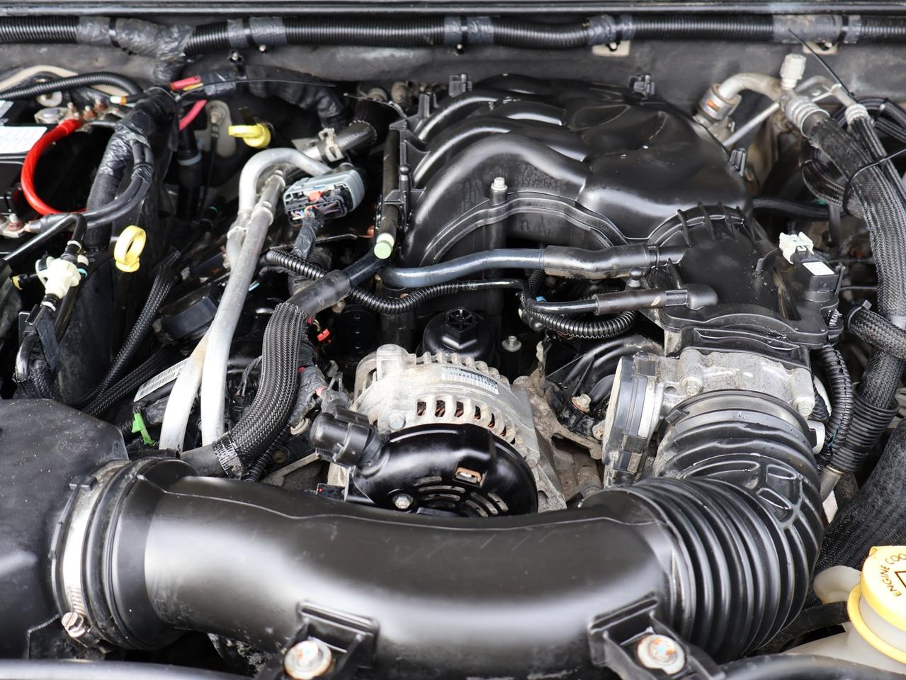 2018 Jeep Wrangler V6 UNLIMITED RUBICON 4WD *JEEP MAINTAIN* BLUETOOTH LEATHER HEATED SEATS CRUISE ALLOYS Photo