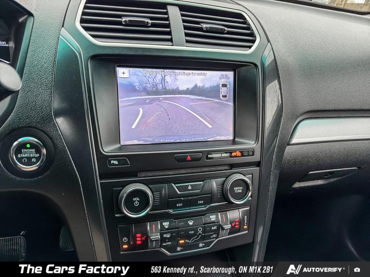 2017 Ford Explorer 4WD XLT Lether/ Apple Carplay / No Accident! Photo