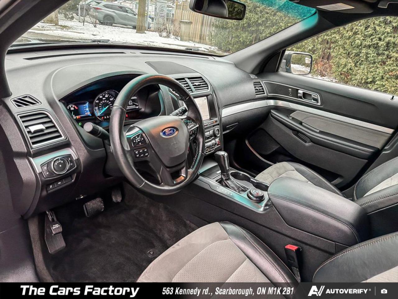 2017 Ford Explorer 4WD XLT Lether/ Apple Carplay / No Accident! Photo