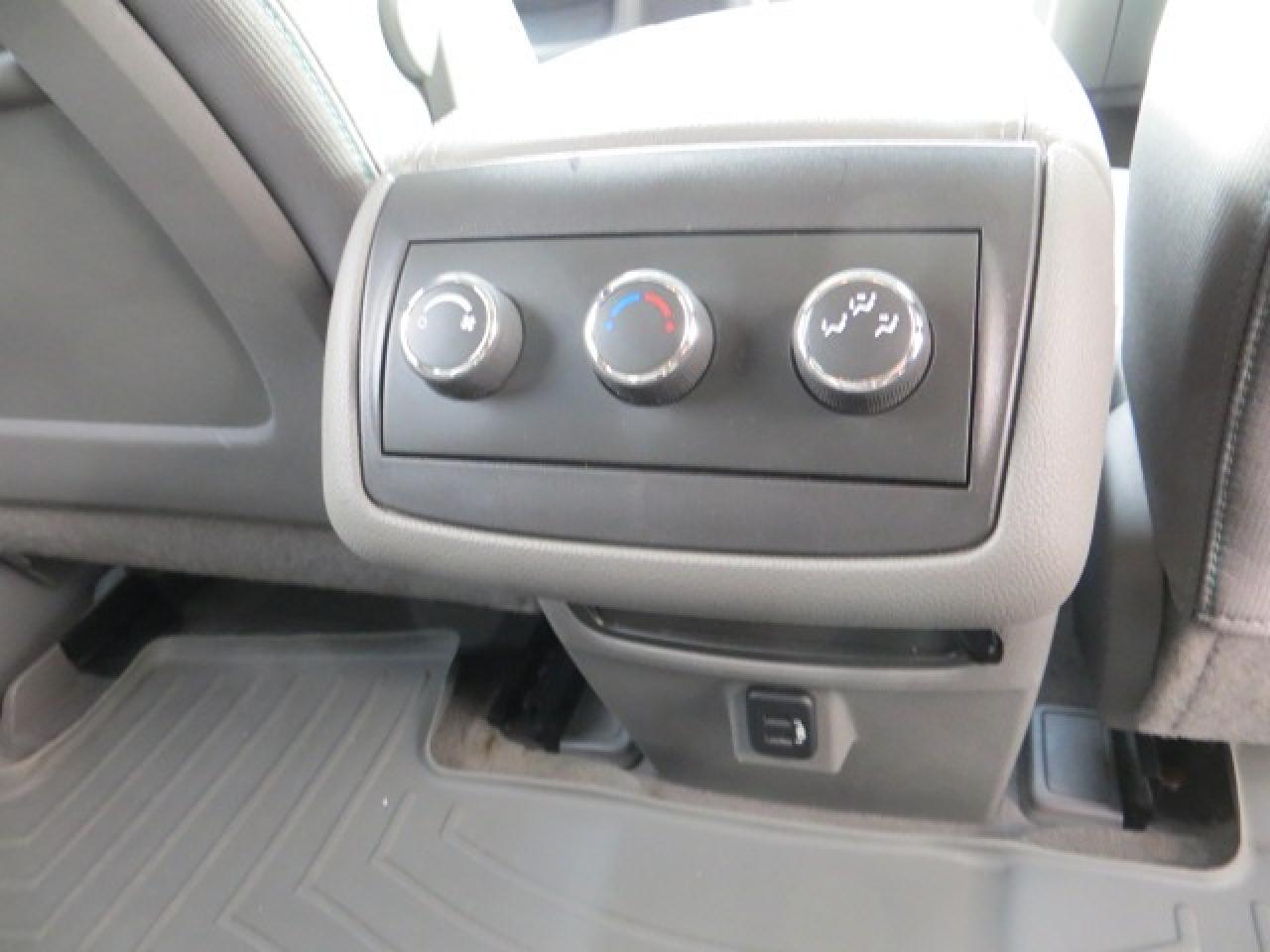 2017 Chevrolet Traverse CERTIFIED, 4WD, 8 PASSENGERS, ONLY 78,000KM Photo