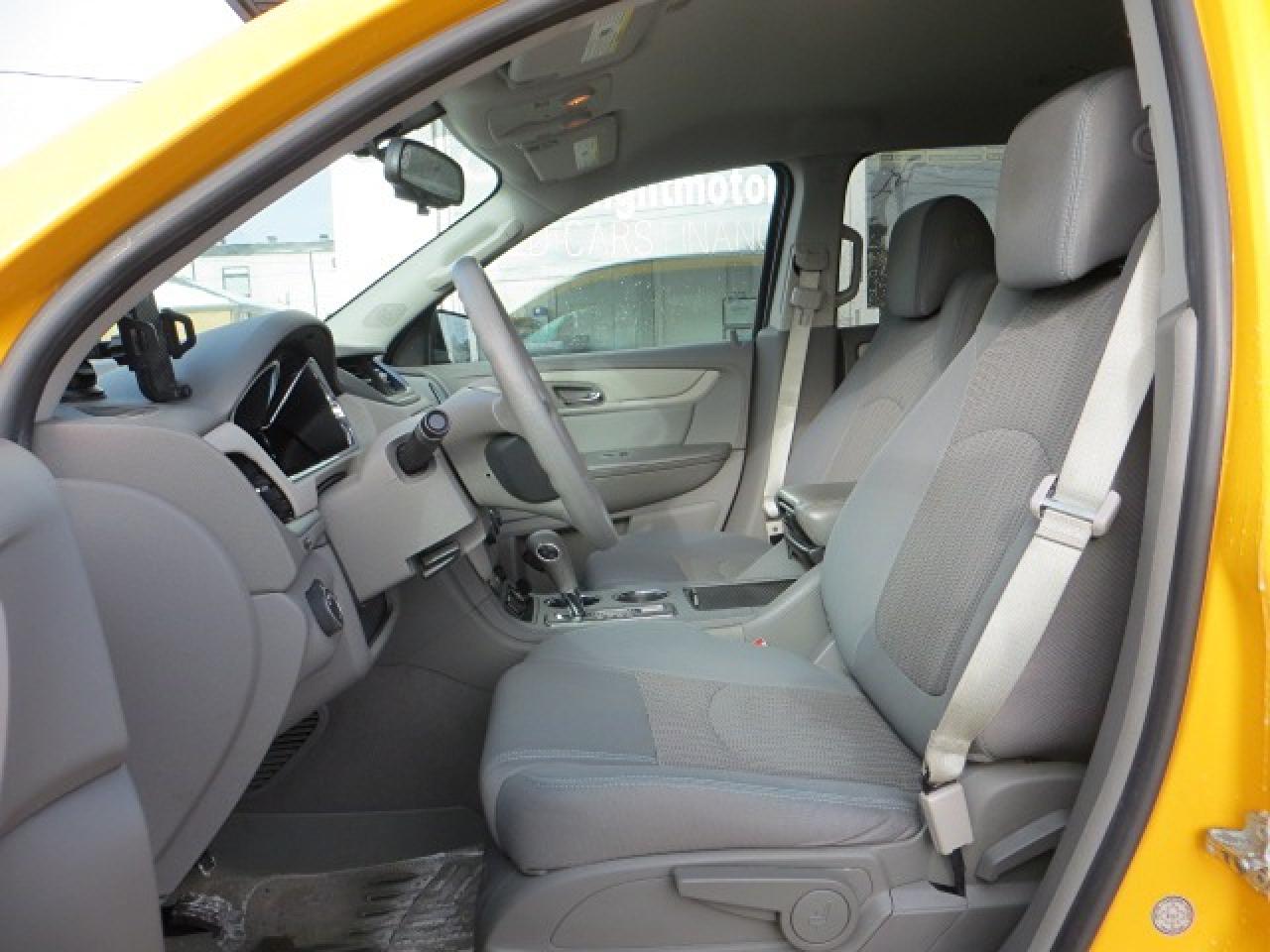 2017 Chevrolet Traverse CERTIFIED, 4WD, 8 PASSENGERS, ONLY 78,000KM Photo