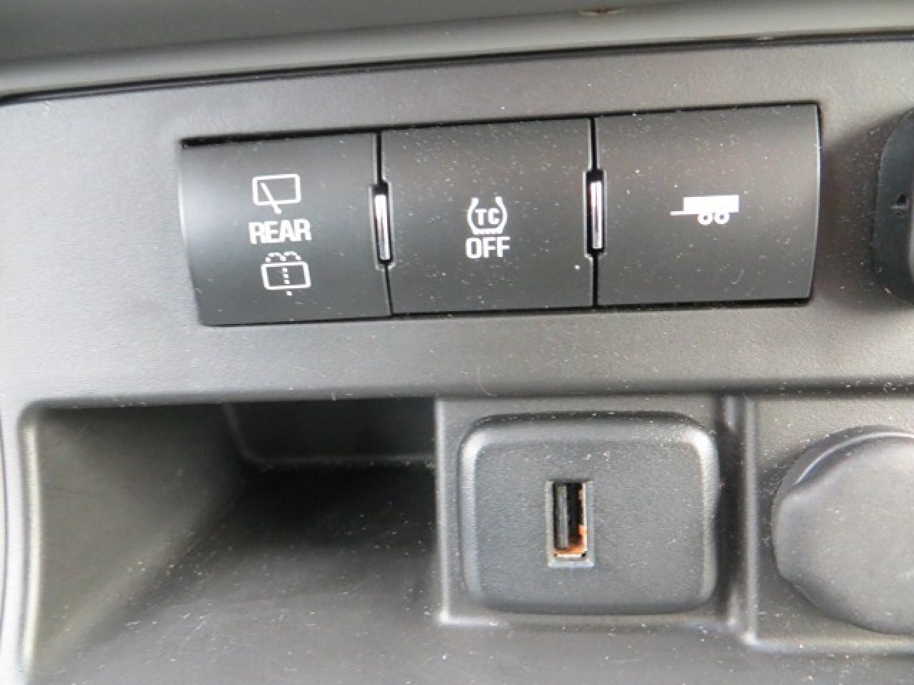 2017 Chevrolet Traverse CERTIFIED, 4WD, 8 PASSENGERS, ONLY 78,000KM Photo