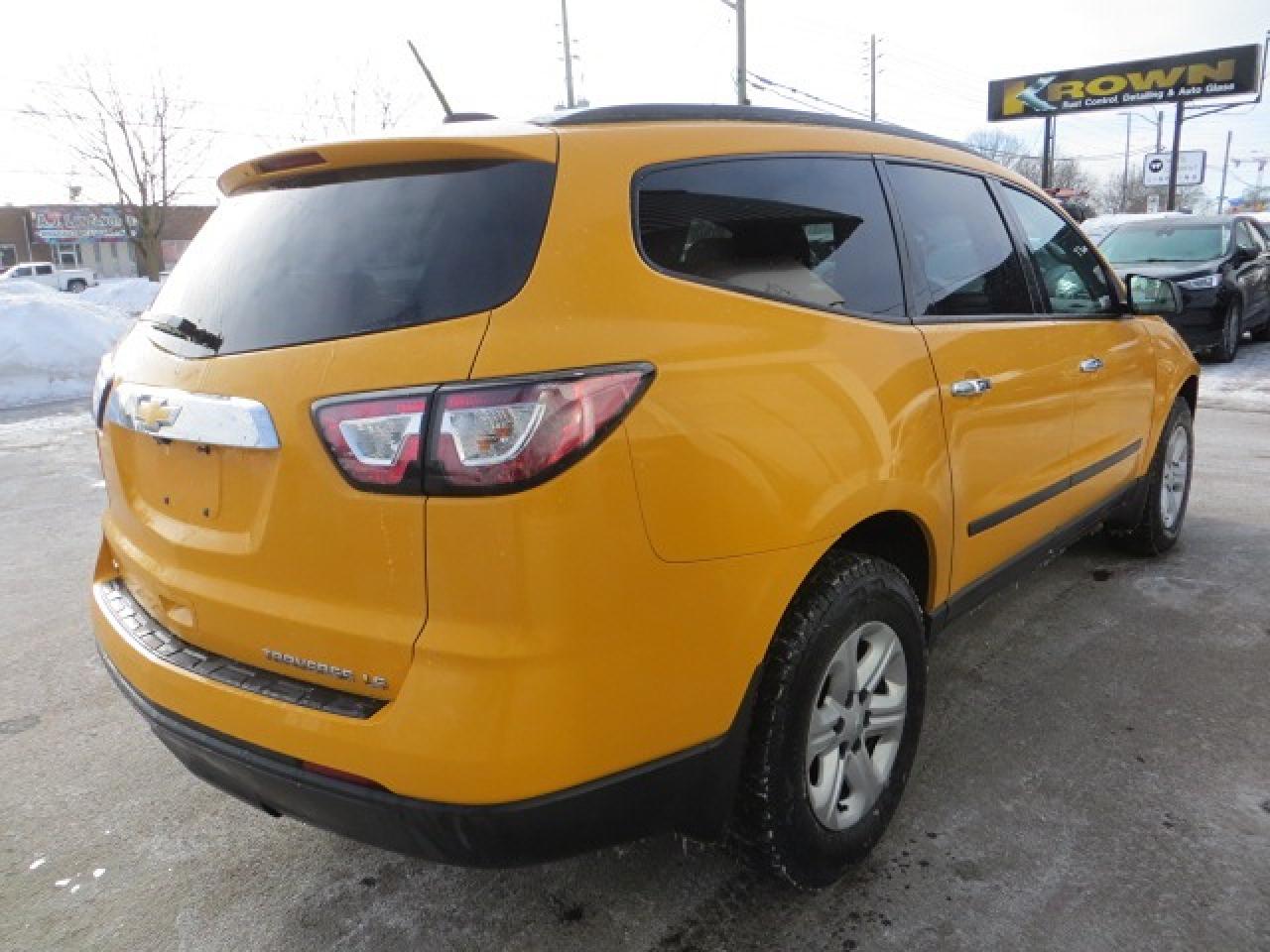 2017 Chevrolet Traverse CERTIFIED, 4WD, 8 PASSENGERS, ONLY 78,000KM Photo