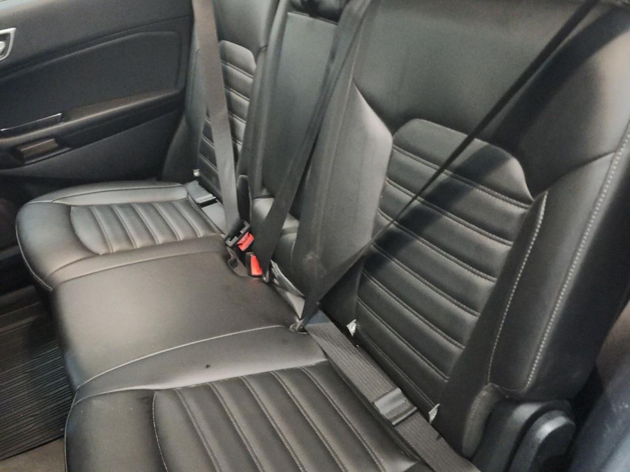 2019 Ford Edge SEL - Photo #5