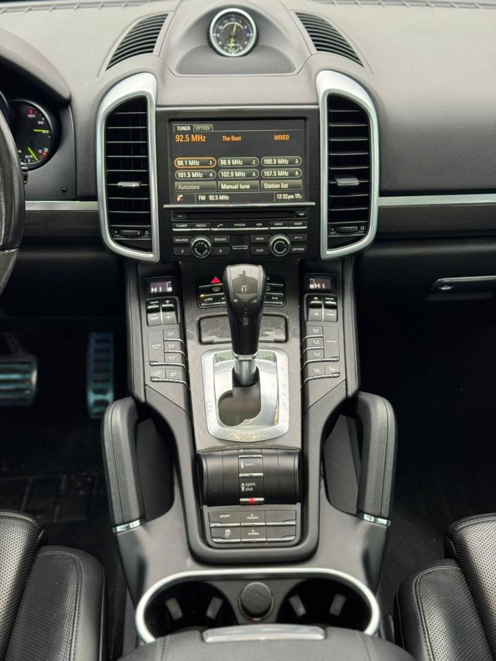 2016 Porsche Cayenne S E-Hybrid - Photo #12