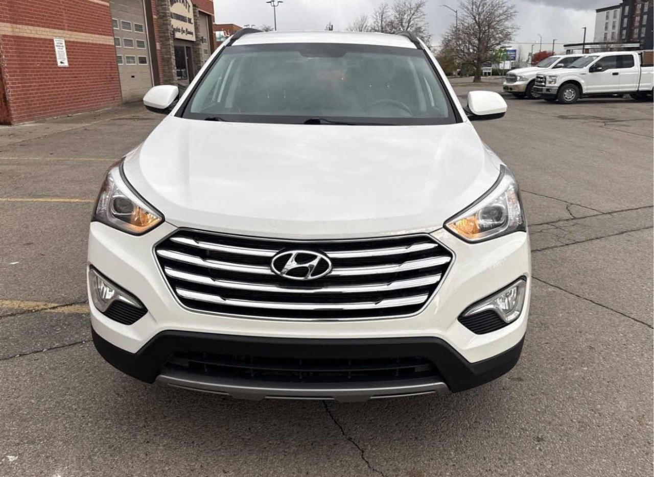 2016 Hyundai Santa Fe XL Premium AWD, - Photo #3
