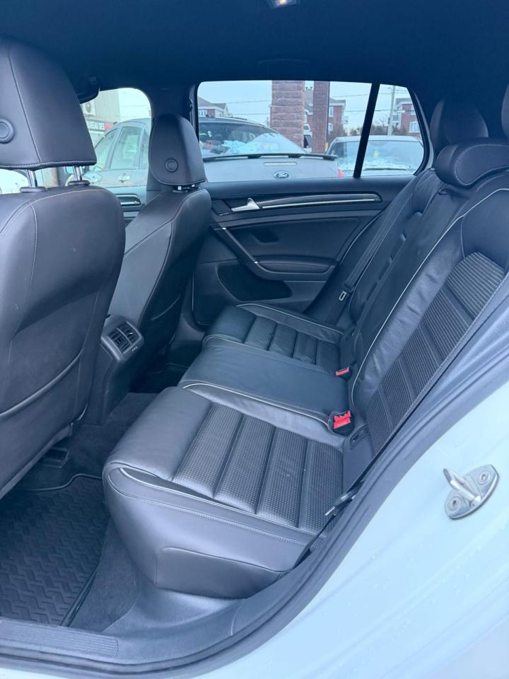 2018 Volkswagen Golf R  - Photo #15