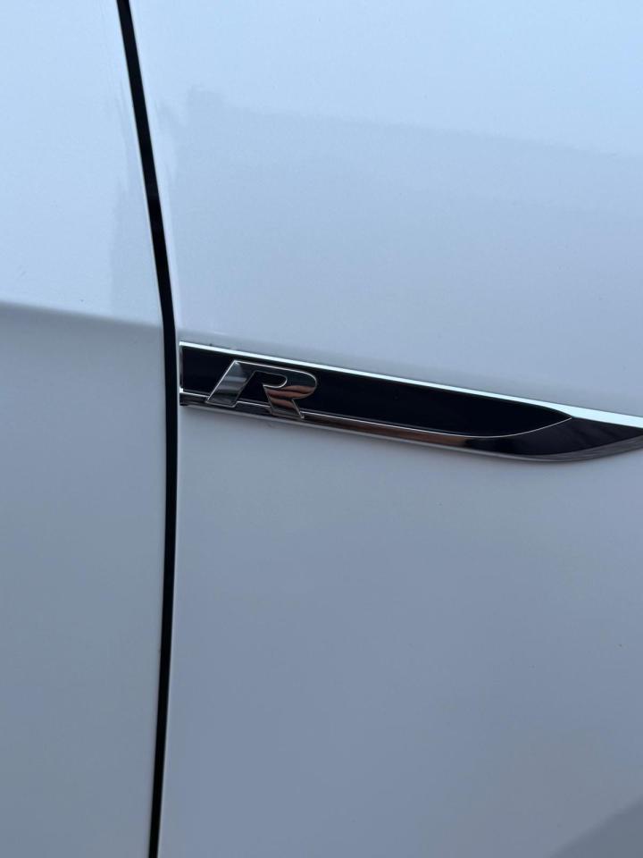 2018 Volkswagen Golf R  - Photo #9