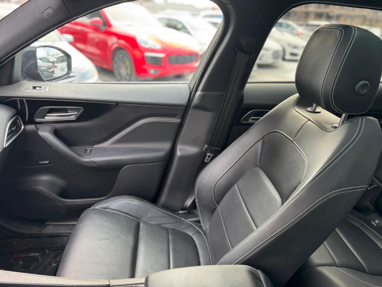 2017 Jaguar F-PACE 35t R-Sport - Photo #13