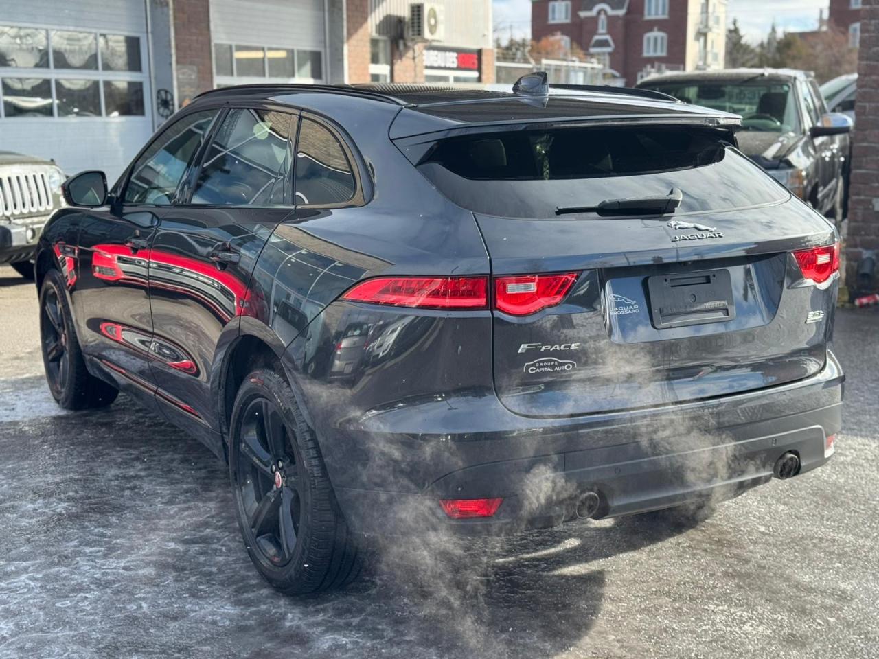 2017 Jaguar F-PACE 35t R-Sport - Photo #11