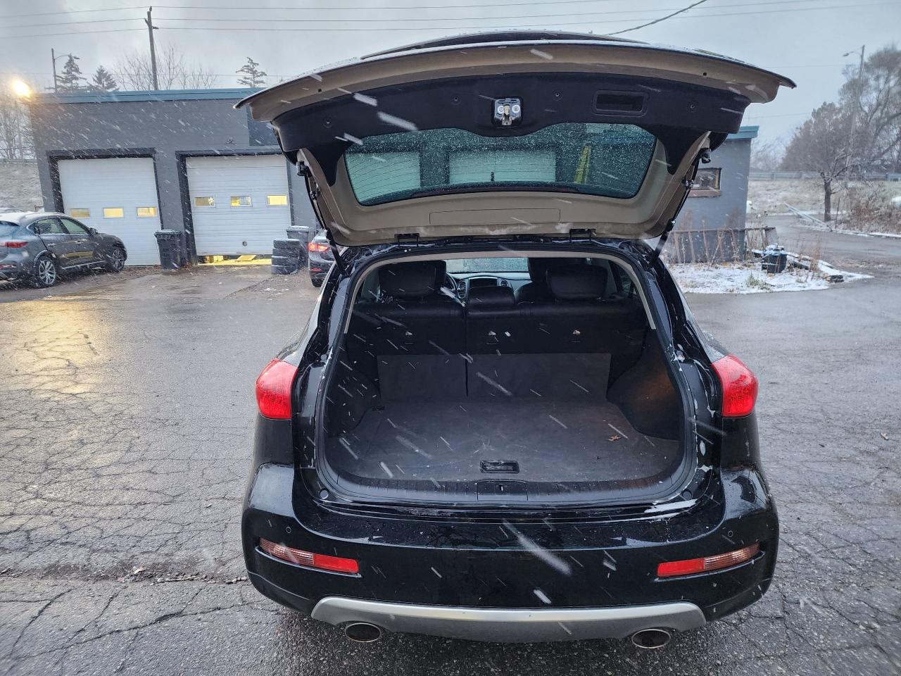 2016 Infiniti QX50 PREMIUM l Clean Carfax l NAV l AWD l Heated Seats - Photo #10