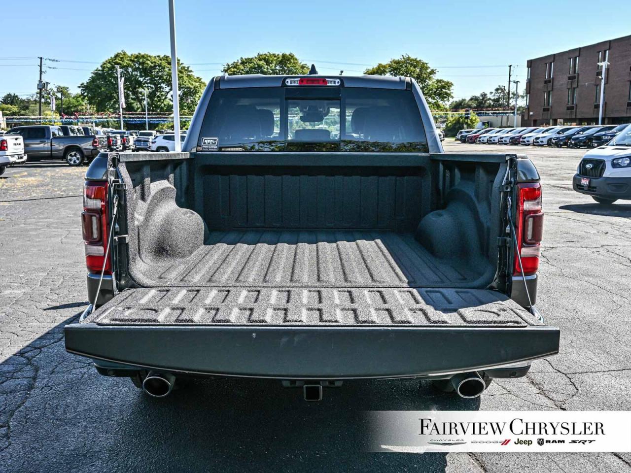 2022 RAM 1500 Laramie 3.92 REAR AXLE   12' SCREEN   CARPLAY   HE Photo