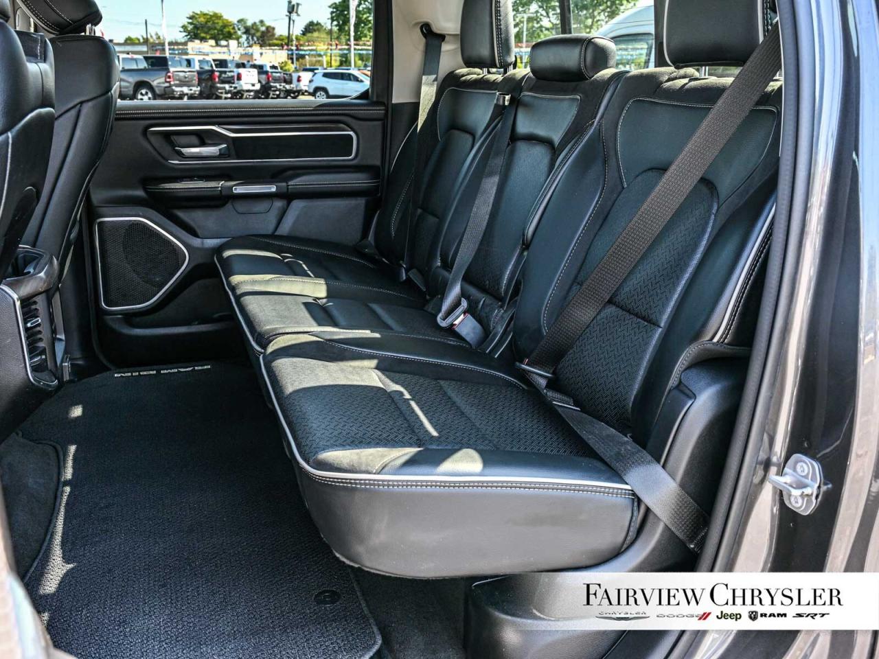 2022 RAM 1500 Laramie 3.92 REAR AXLE   12' SCREEN   CARPLAY   HE Photo