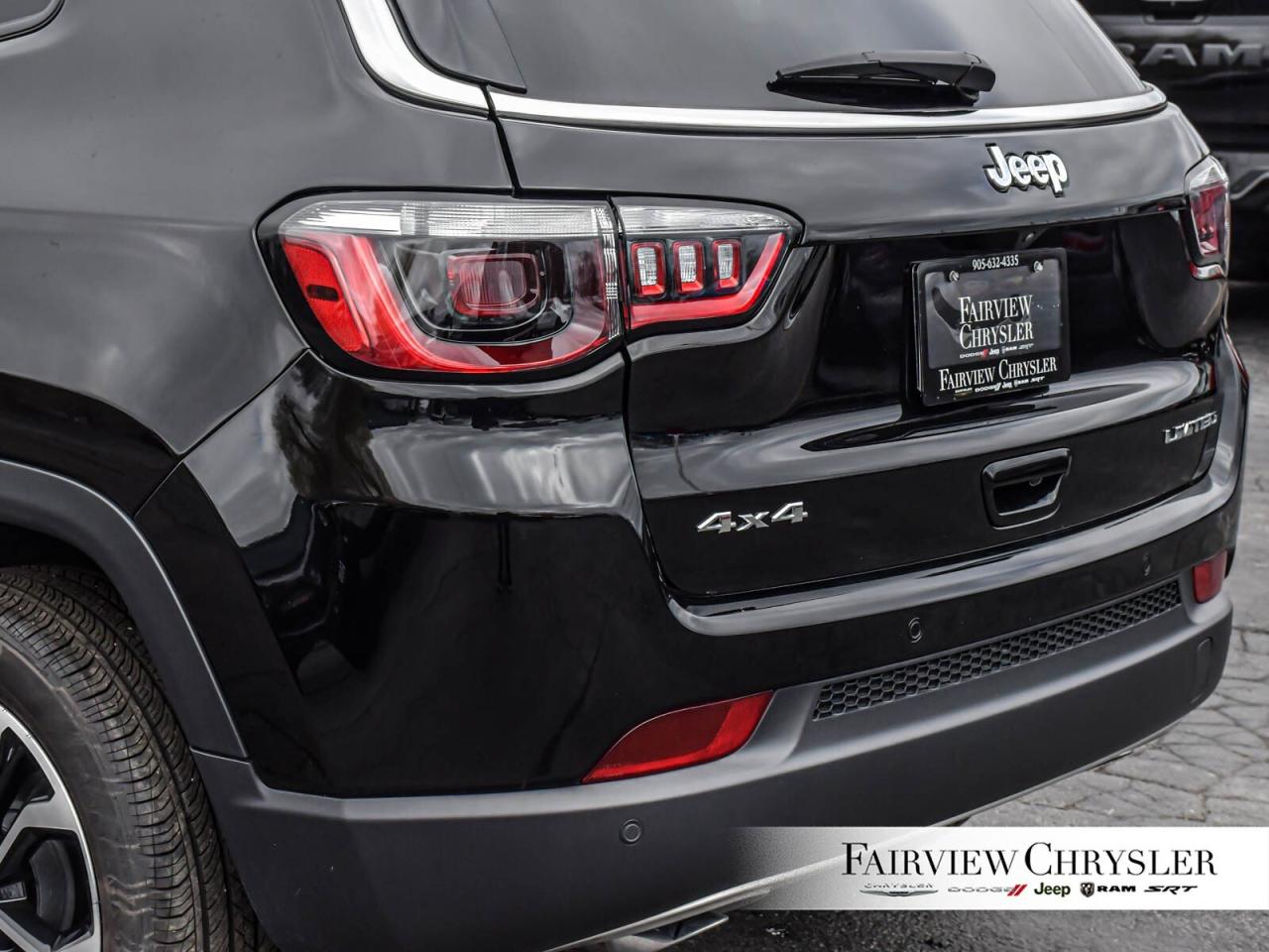 2023 Jeep Compass Limited LEAHTER   AWD   BLIND SPOT   CARPLAY   CLE Photo