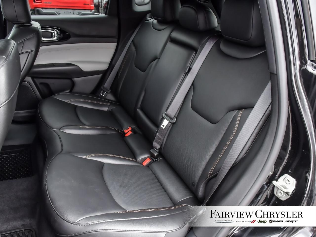 2023 Jeep Compass Limited LEAHTER   AWD   BLIND SPOT   CARPLAY   CLE Photo