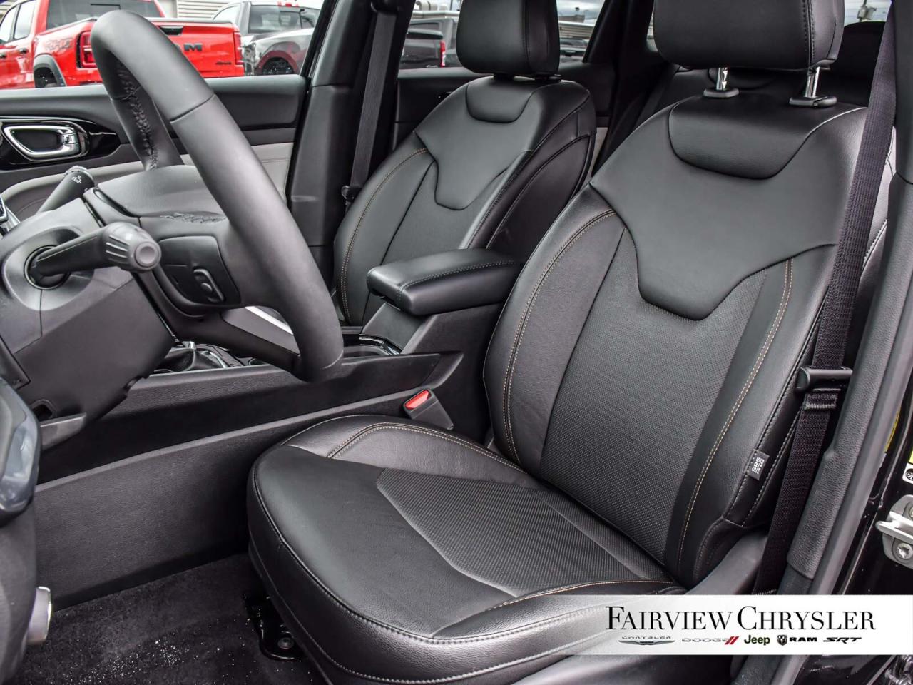 2023 Jeep Compass Limited LEAHTER   AWD   BLIND SPOT   CARPLAY   CLE Photo