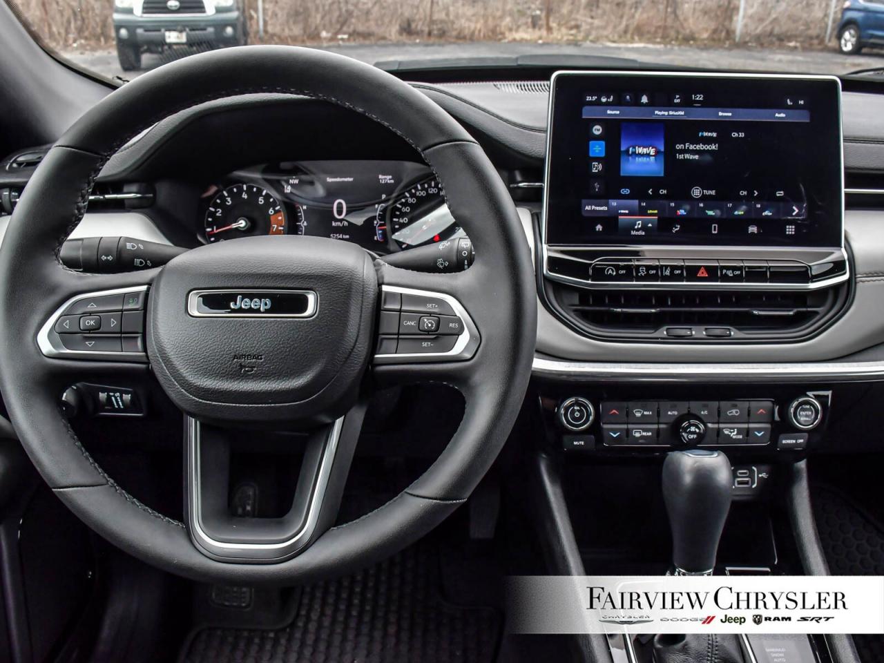 2023 Jeep Compass Limited LEAHTER   AWD   BLIND SPOT   CARPLAY   CLE Photo