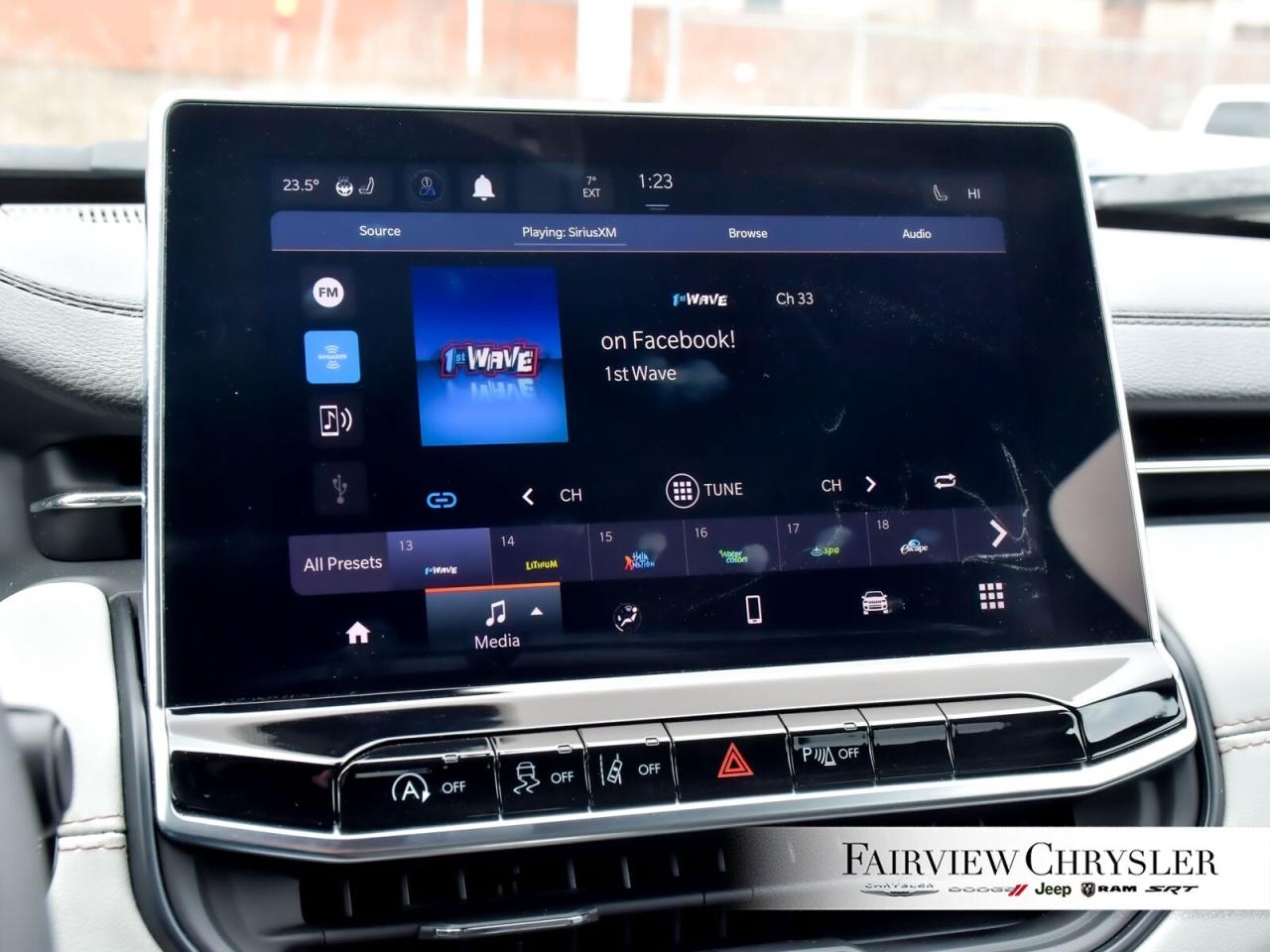 2023 Jeep Compass Limited LEAHTER   AWD   BLIND SPOT   CARPLAY   CLE Photo