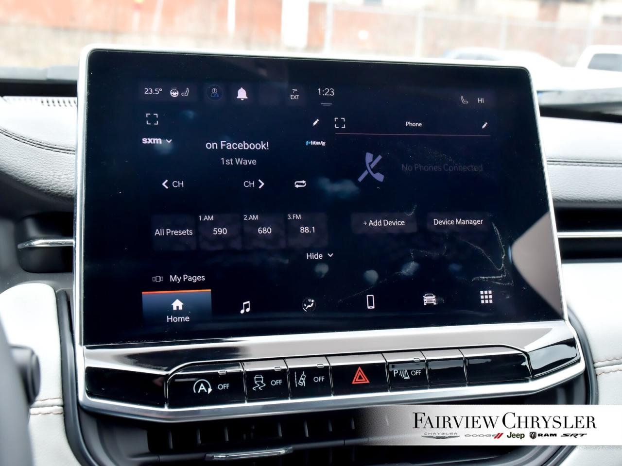 2023 Jeep Compass Limited LEAHTER   AWD   BLIND SPOT   CARPLAY   CLE Photo