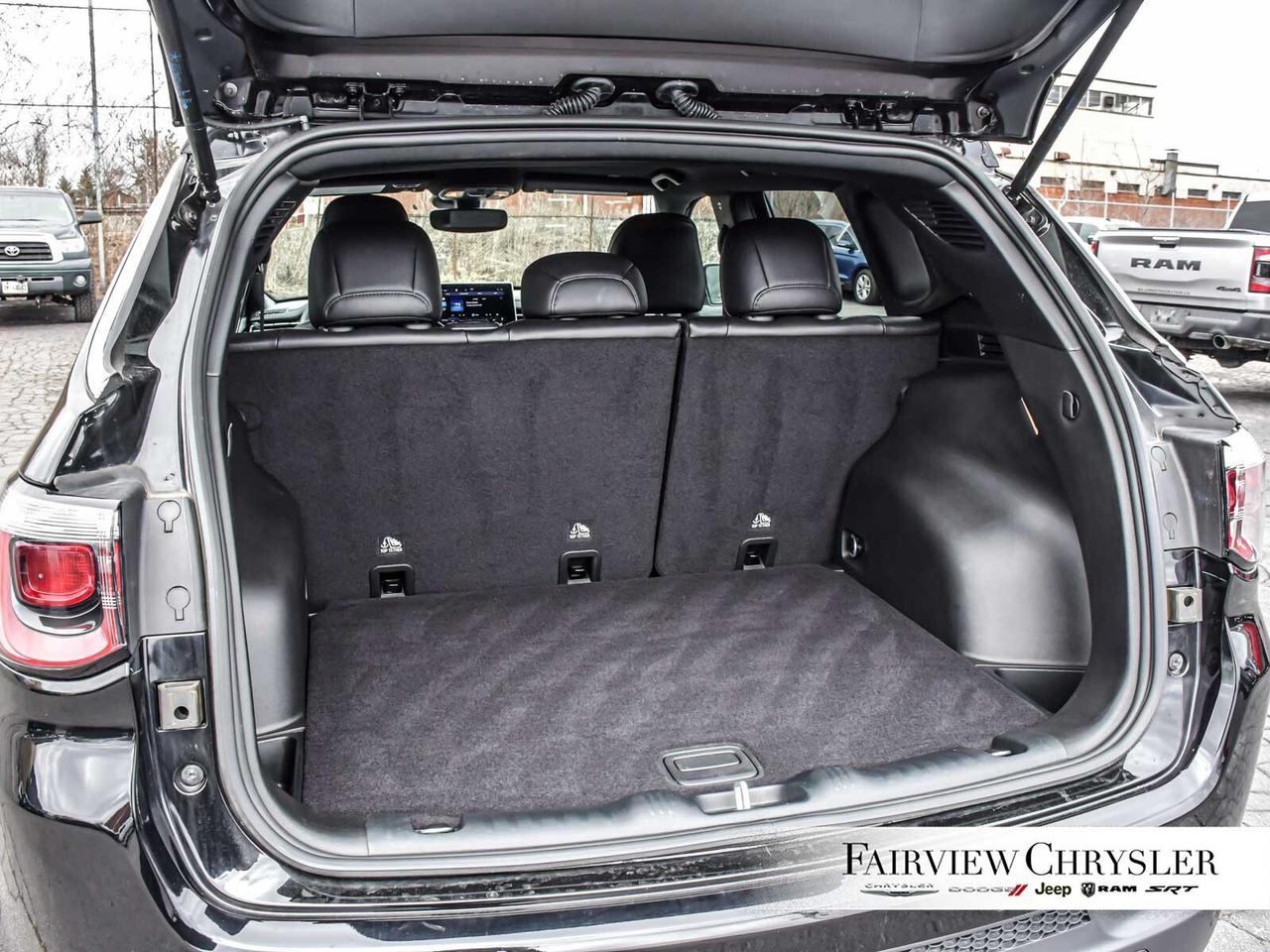 2023 Jeep Compass Limited LEAHTER   AWD   BLIND SPOT   CARPLAY   CLE Photo