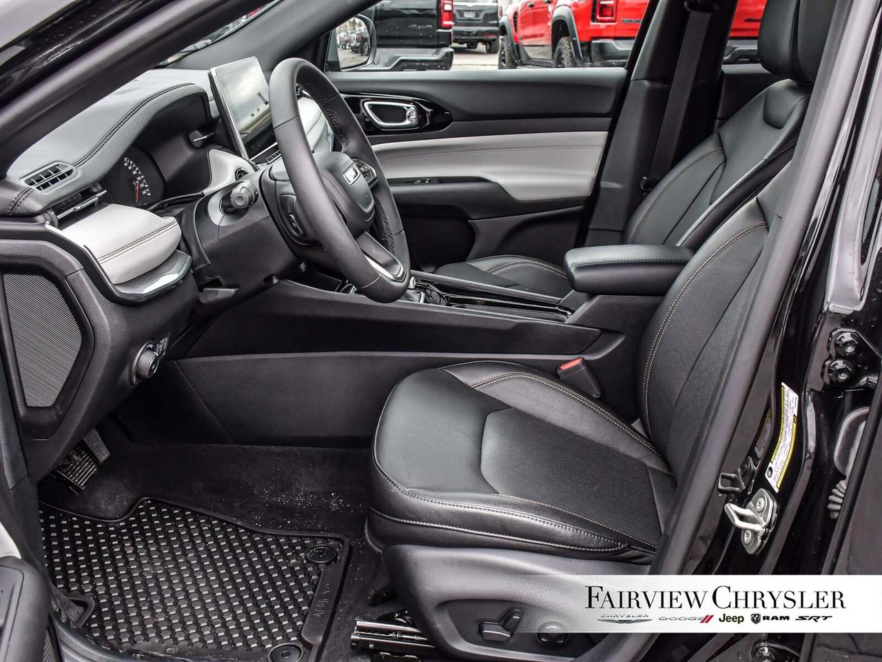 2023 Jeep Compass Limited LEAHTER   AWD   BLIND SPOT   CARPLAY   CLE Photo