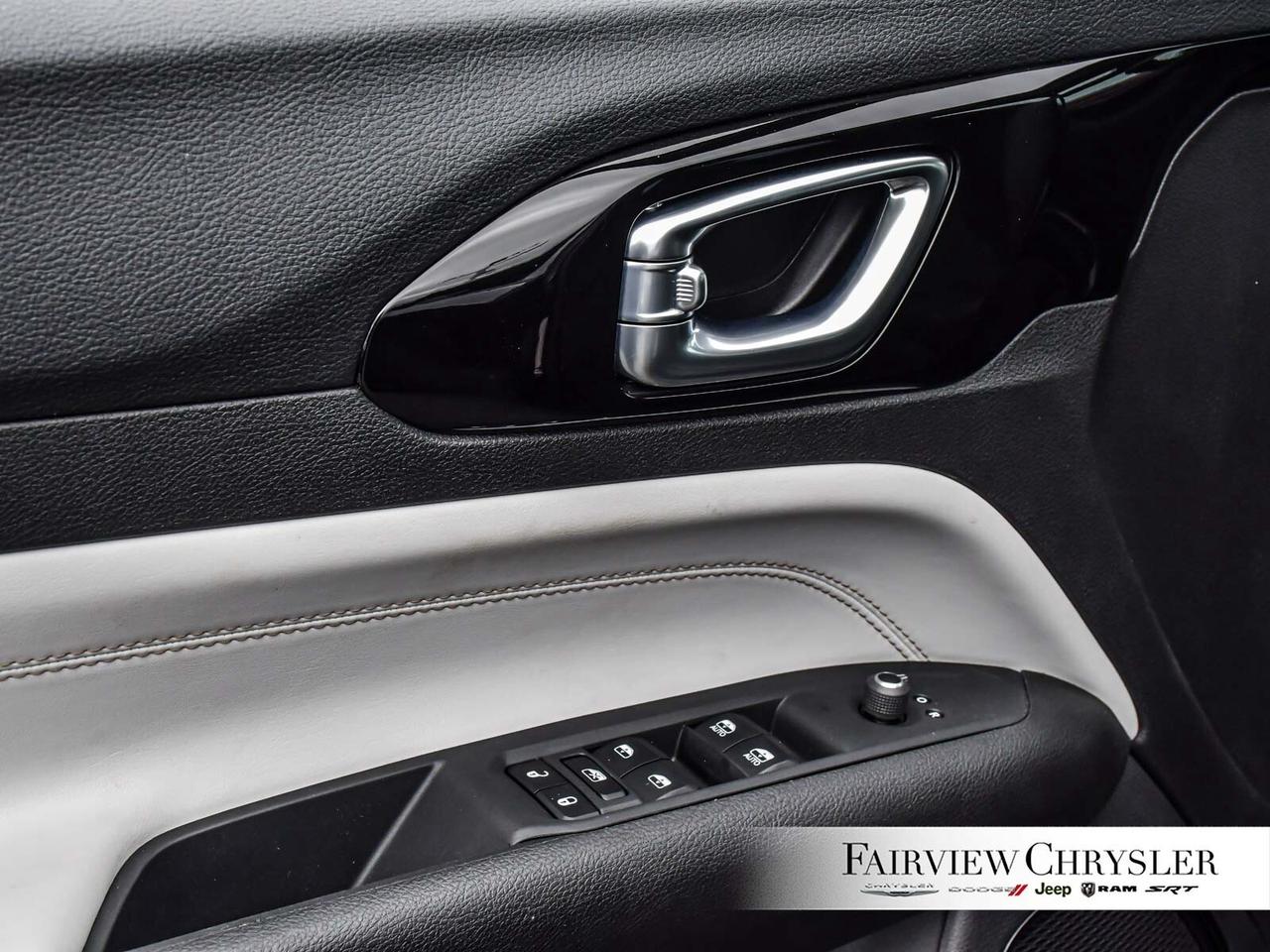 2023 Jeep Compass Limited LEAHTER   AWD   BLIND SPOT   CARPLAY   CLE Photo