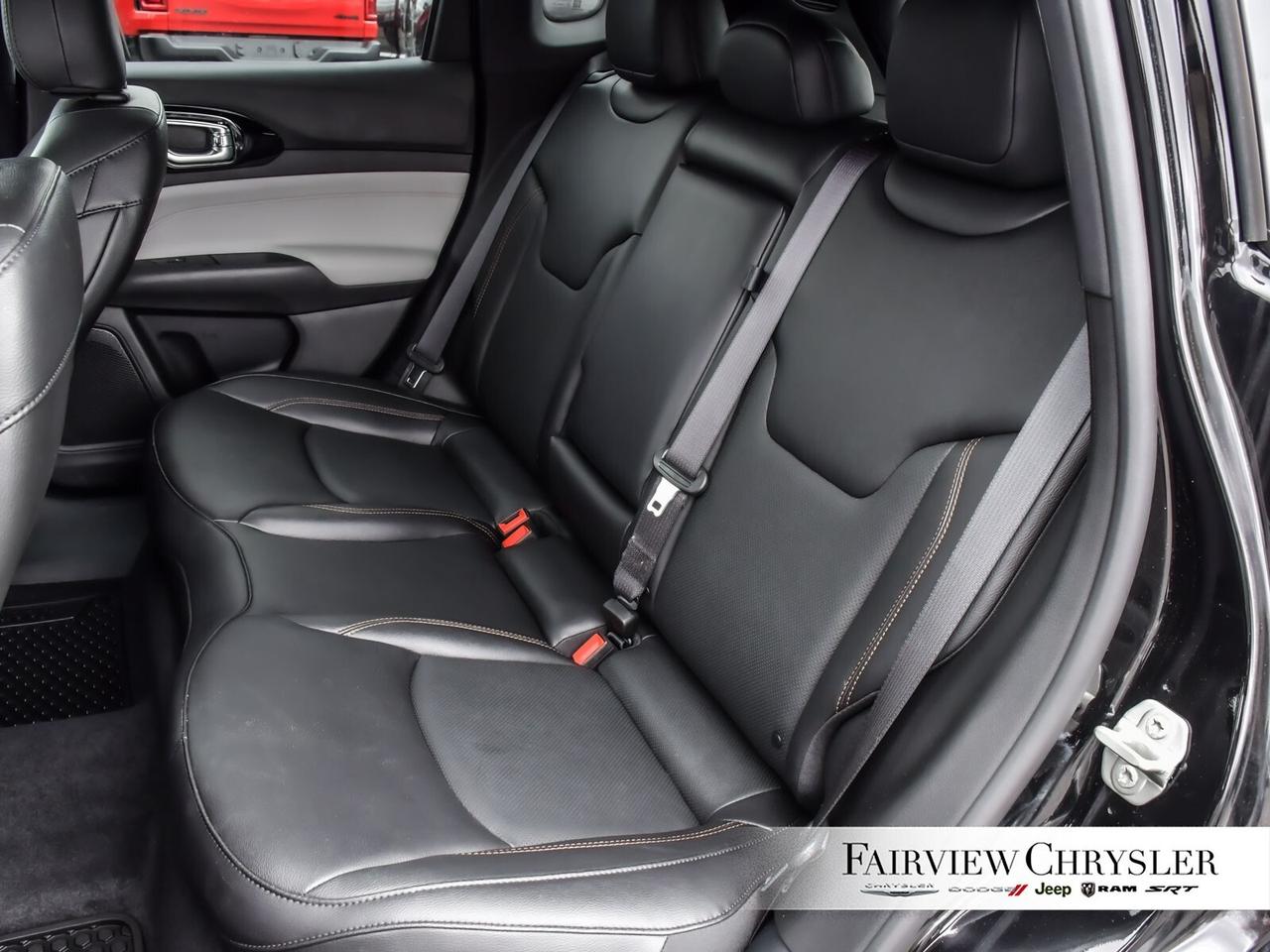 2023 Jeep Compass Limited LEAHTER   AWD   BLIND SPOT   CARPLAY   CLE Photo