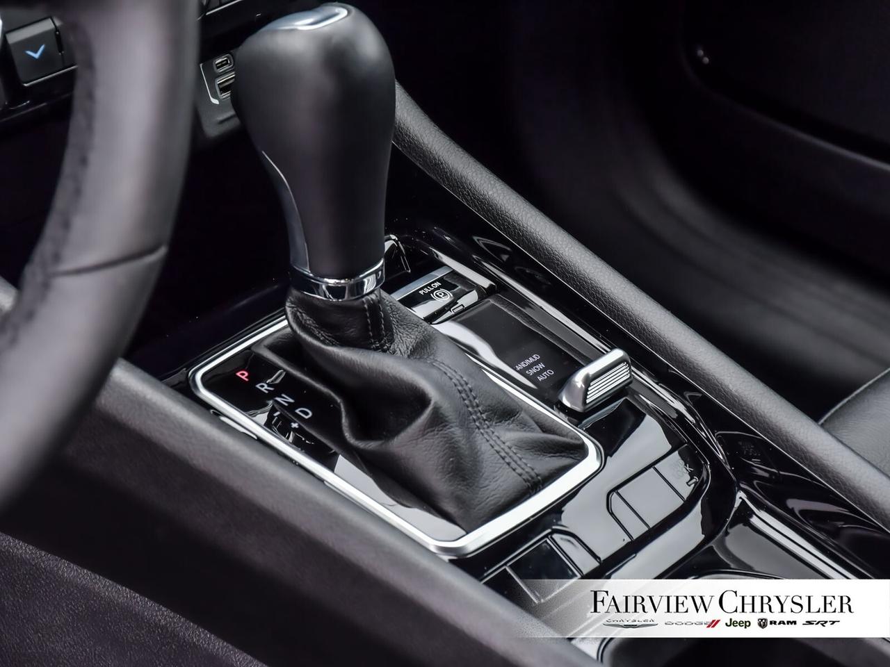 2023 Jeep Compass Limited LEAHTER   AWD   BLIND SPOT   CARPLAY   CLE Photo