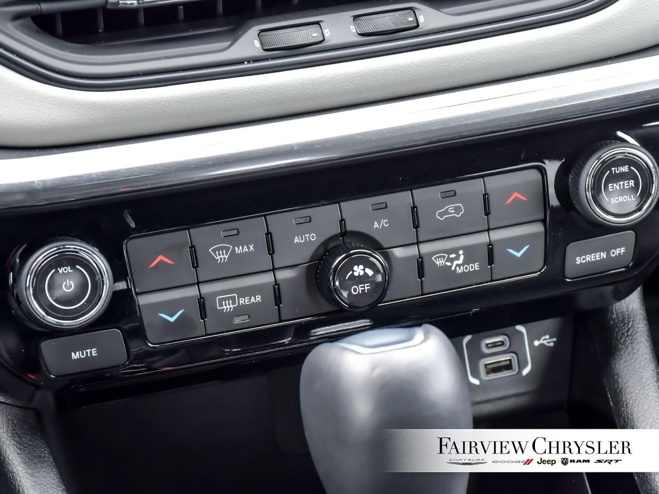 2023 Jeep Compass Limited LEAHTER   AWD   BLIND SPOT   CARPLAY   CLE Photo