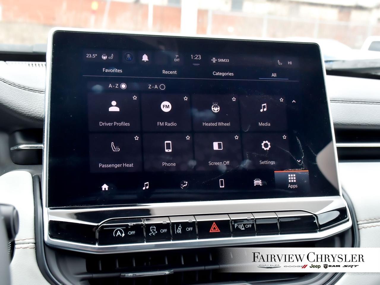 2023 Jeep Compass Limited LEAHTER   AWD   BLIND SPOT   CARPLAY   CLE Photo