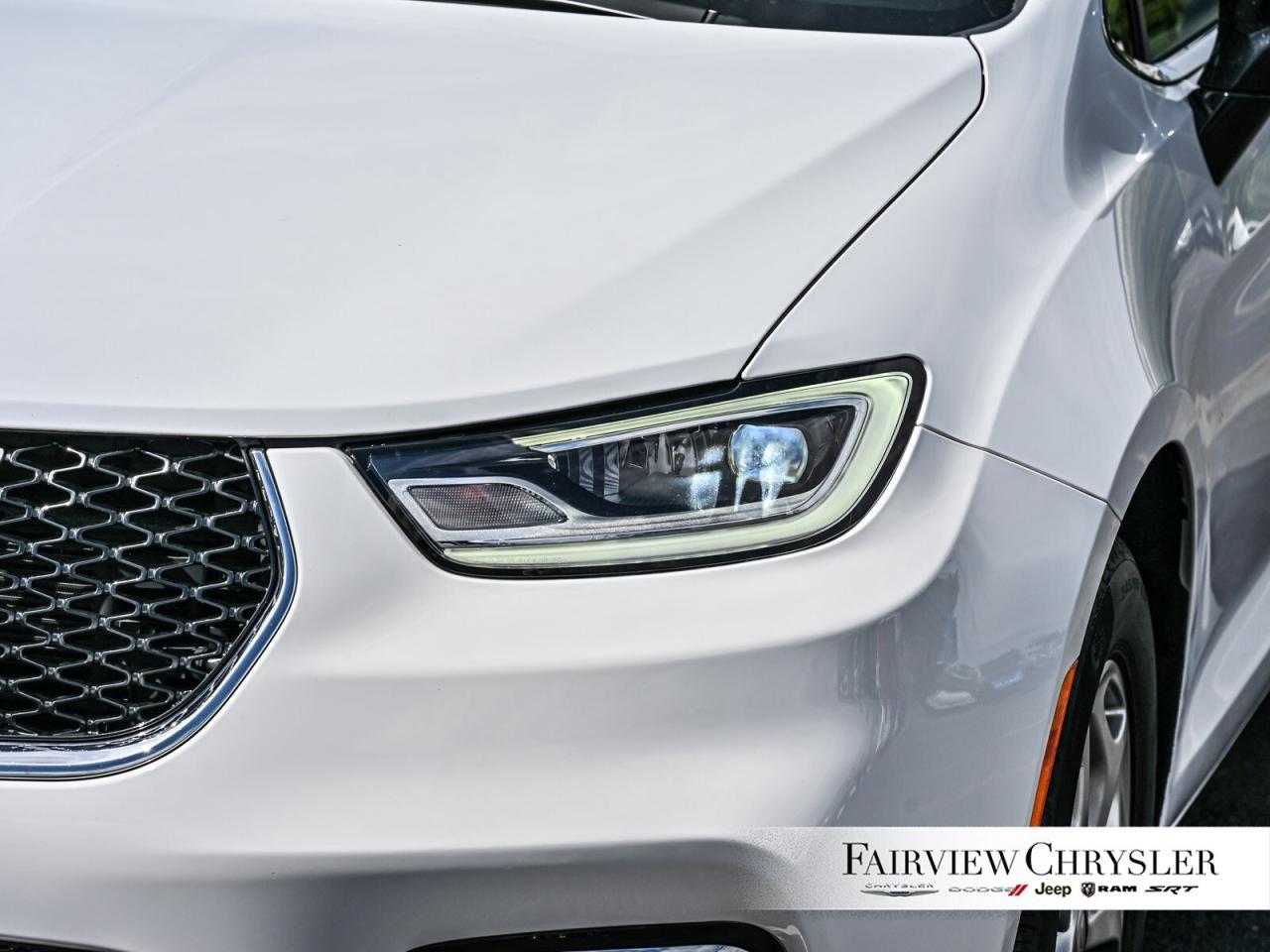 2024 Chrysler Pacifica Limited PANO ROOF   DVD PLAYER   TRAILER TOW   HAR Photo