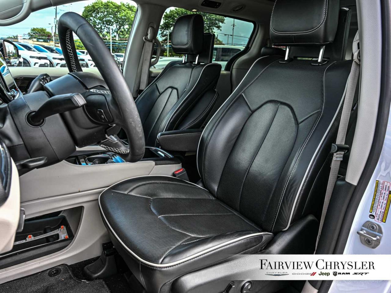 2024 Chrysler Pacifica Limited PANO ROOF   DVD PLAYER   TRAILER TOW   HAR Photo