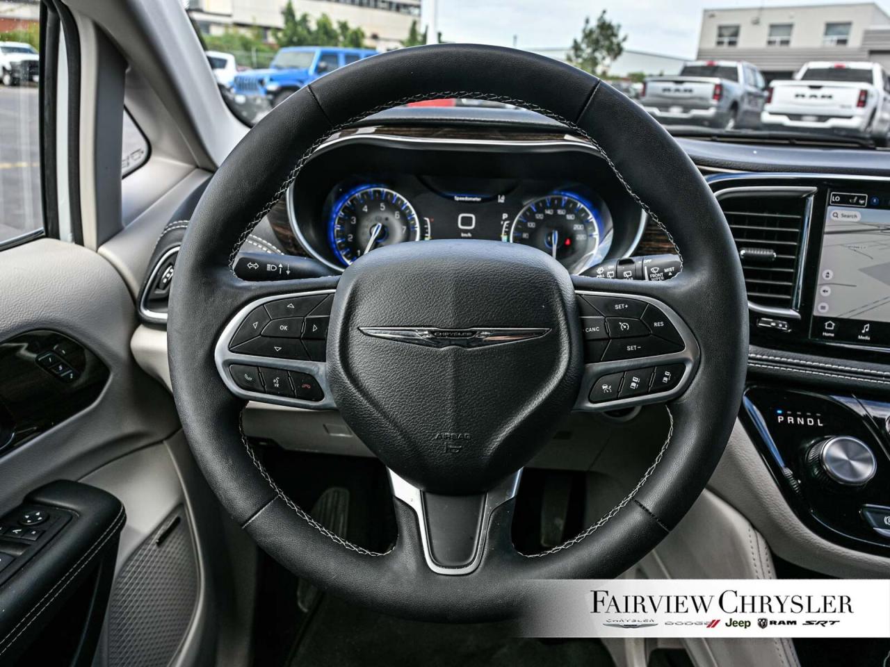 2024 Chrysler Pacifica Limited PANO ROOF   DVD PLAYER   TRAILER TOW   HAR Photo