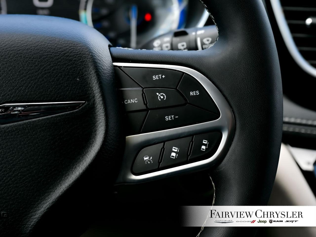 2024 Chrysler Pacifica Limited PANO ROOF   DVD PLAYER   TRAILER TOW   HAR Photo