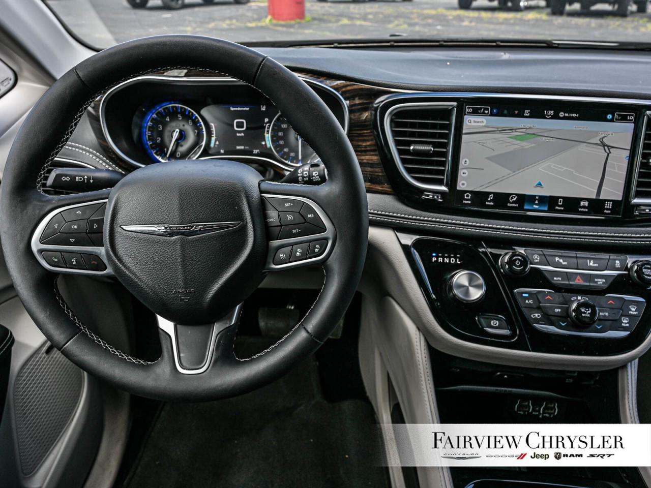 2024 Chrysler Pacifica Limited PANO ROOF   DVD PLAYER   TRAILER TOW   HAR Photo