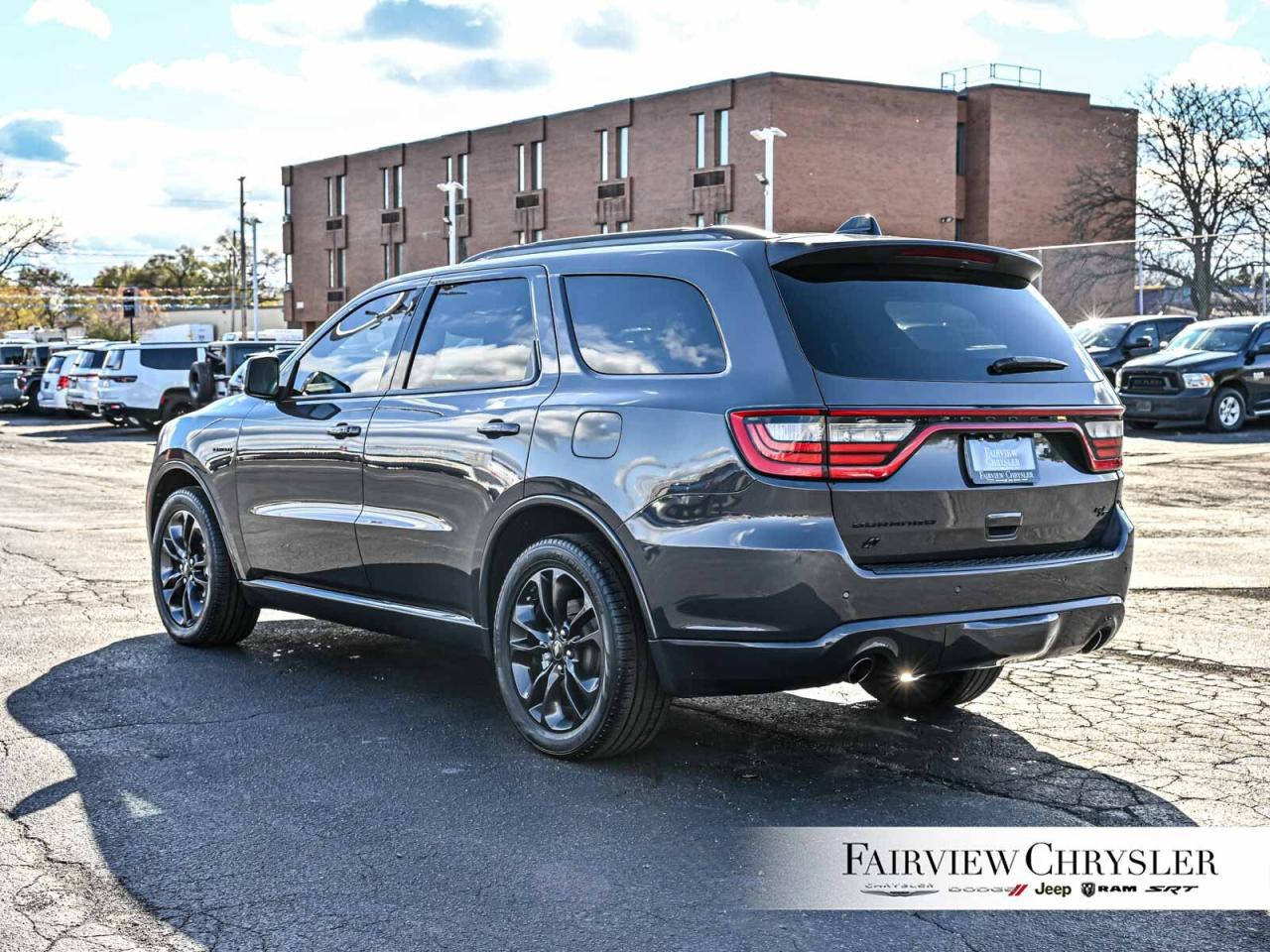 2023 Dodge Durango R/T PLUS   BLACK TOP   RED LEATHER   SUNROOF   CAR Photo3