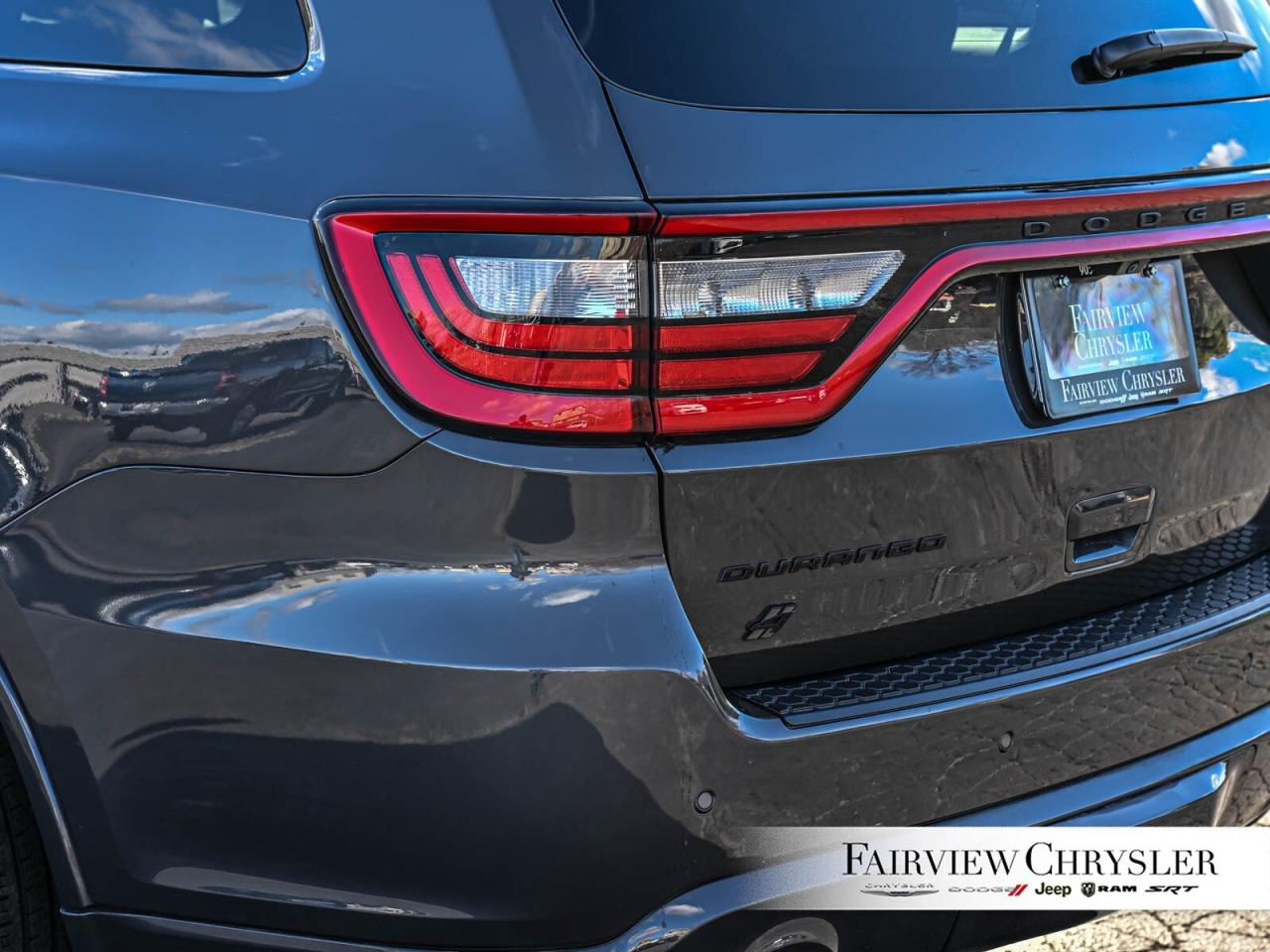 2023 Dodge Durango R/T PLUS   BLACK TOP   RED LEATHER   SUNROOF   CAR Photo