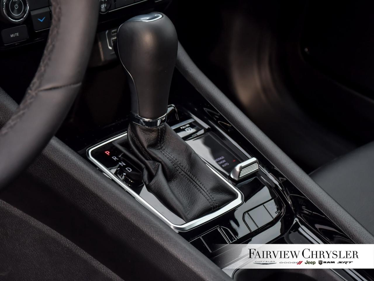 2024 Jeep Compass Limited LIMITED   BLIND SPOT   CLEAN CARFAX   POWE Photo